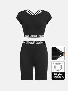 SHEIN 少女們的針織純色拼接字母肩帶T卹和短褲運動套裝 - 黑色 - 查看 1
