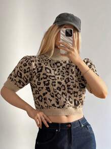 Forever 21 Khait And Brown 秋冬女款短袖圆领针织衫，适合万圣节、返校节、早午餐、外出、优雅、文艺复兴、复古、基础款、简约、舒适、音乐会、感恩节、商务、冬季派对、街头风、正式场合、圣诞节等场合，另有豹纹高领针织衫可选。 - 彩色 - 查看 7