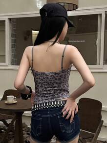 DAZY Áo hai dây cổ chữ V ôm sát có dây đeo có thể điều chỉnh dành cho nữ, họa tiết da báo - Màu Xám nhạt - Xem 9