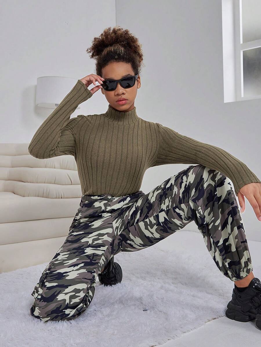 2 Stücke Tarnmuster Cargohose und figurbetontes Top mit Stehkragen Set für Teenager Mädchen - Armeegrün - Übersicht 1