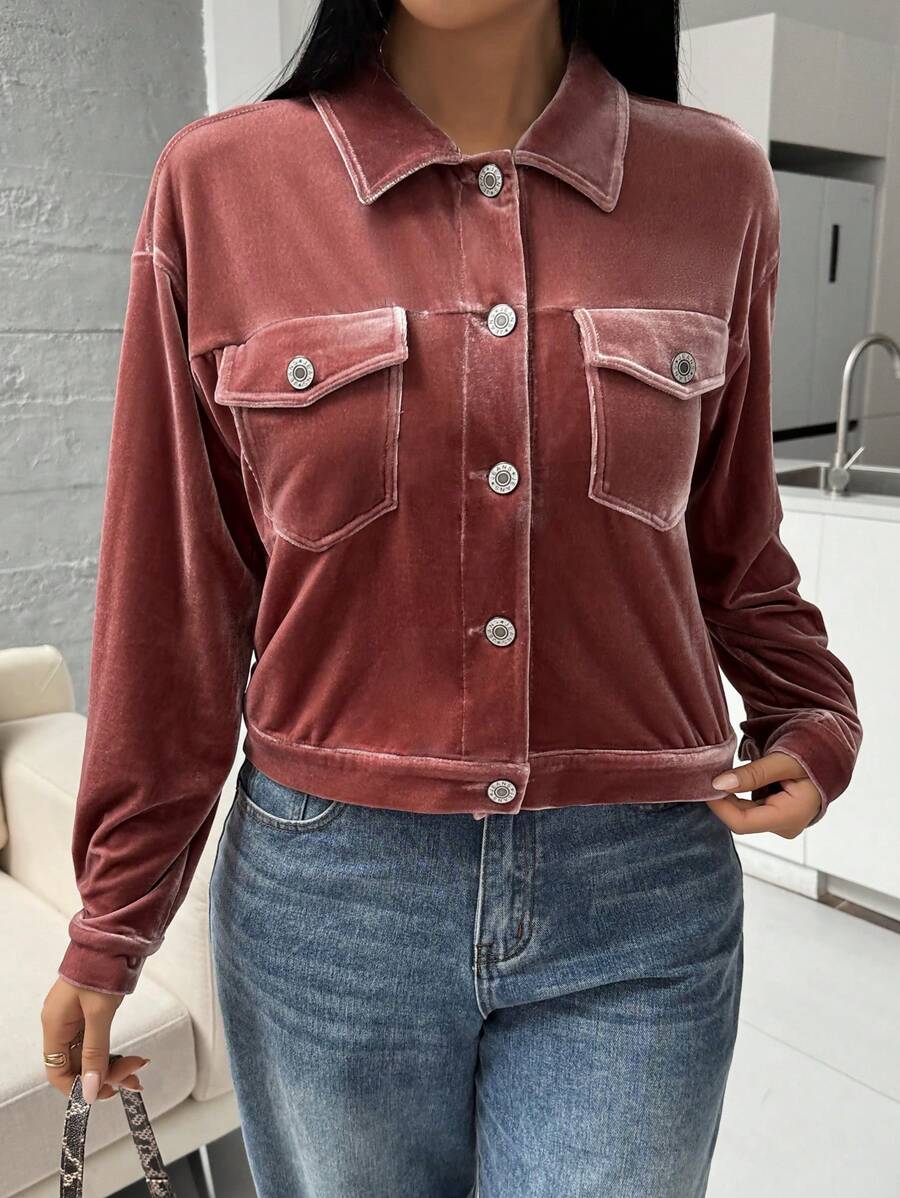 SHEIN Essnce معطف نسائي قصير صياغة كاجوال بجيوب حمل بقصة الكتف بغرة مصنوع من القطيفة، معاطف للنساء، معطف شاكت للنساء في الشتاء، معطف نسائي ذو أكمام طويلة منظم للموسم الانتقالي - وردي المرجاني - مشاهدة 1