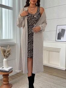 Flirla 2 件大码落肩豹纹背心裙套装 - 淺灰色 - 查看 5