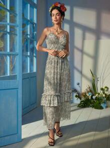 Frida Kahlo X SHEIN X Designer VALERIA GALIPOLI 黑白花卉印花荷叶边下摆透视裙，内置短裤