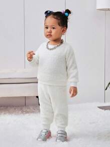 SHEIN Mommy And Me Cozy Fleece Basic Pullover Crew Neck Long Sleeve Set, White, Casual Warm Matching Mother Daughter Outfits, Autumn/Winter - White - View 4