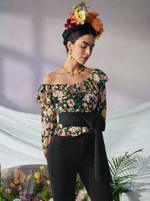 VERO DIAZ Frida Kahlo X SHEIN X Designer 1pc Asymmetrical Shoulder Ruffle Trim Floral Print Bow Tie Cropped Top, Holiday, Thanksgiving, Vacation, Spring & Summer, Going Out, Festival - Multicolor - View 5
