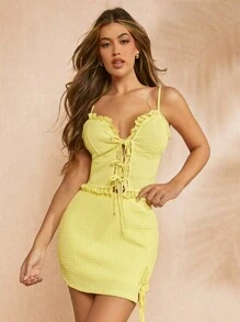 SHEIN Unity Ensemble élégant pour femmes avec top camisole à ourlet à volants et à nouer sur le devant et jupe plain-coupée pour l'été