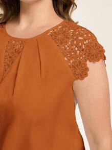 Chikora Blusa sencilla de cuello redondo con diseño calado, color liso, para uso casual diario, tallas grandes, para el verano - Marrón - View 5