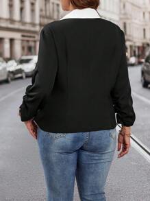 SHEIN LUNE Blazer elegante de manga larga con cuello de tripulación, fruncido y contraste de color para mujeres de talla grande, apto para primavera/otoño - Blanco y Negro - Ver 3