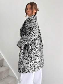 SHEIN Essnce 冬季女大衣女装披肩领豹纹仿皮草休闲外套山猫皮草大衣猫女皮草大衣秋冬老款款式适合外出休闲出门时尚百搭高级 - 彩色 - 查看 2