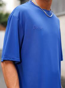 Manfinity Roghcode Oversized Men's Slogan & Figure Graphic Drop Shoulder T-Shirt - Blue - View 6