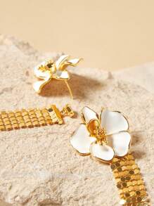 SHEIN 18K 镀金白漆 3D 花朵和流苏耳环 - 金黃色 - 查看 4