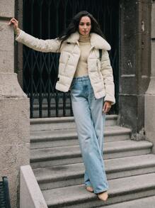 SHEIN x Carly Lawrence Anewsta Chaqueta corta con cuello esponjoso de mujer en beige