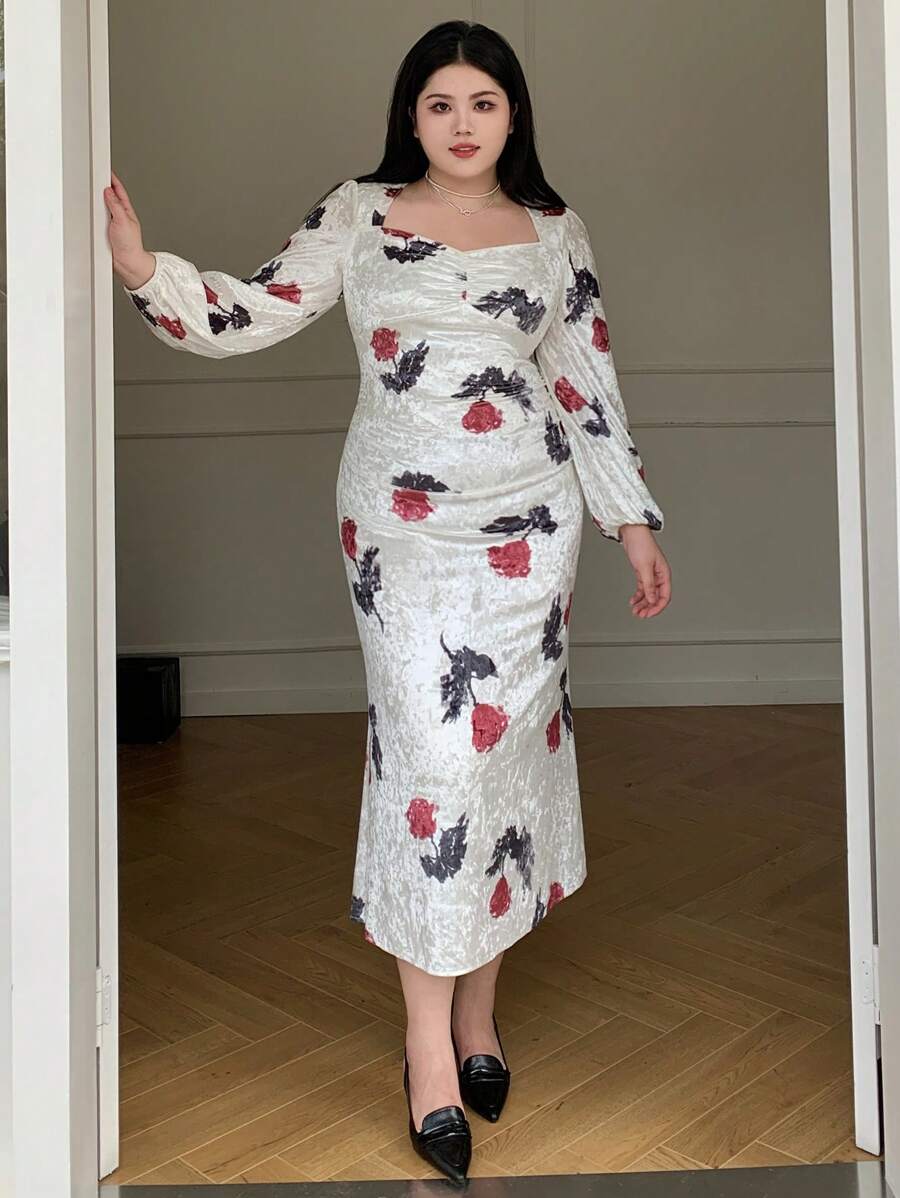 Dazy Petite Plus Abito elegante aderente in velluto con motivo floreale, abito a maniche lunghe per l'autunno