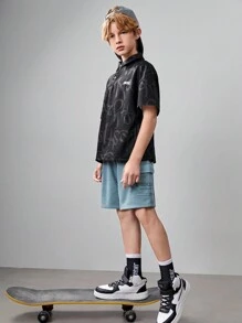 SHEIN 孩童男孩針織字母和印花圖案休閒POLO衫，帶翻領 - 黑色 - 查看 4