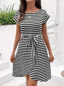 SHEIN LUNE 女士时尚圆领条纹不对称下摆连衣裙 - 黑與白 - 查看 6