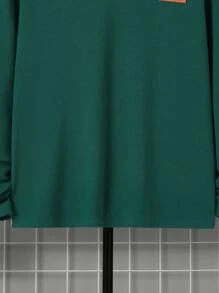 SHEIN Tween Boy 休闲皮革贴片领 V 领针织 Polo 衫 - 墨綠色 - 查看 3