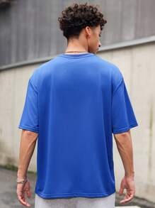 Manfinity Roghcode Oversized Men's Slogan & Figure Graphic Drop Shoulder T-Shirt - Blue - View 2