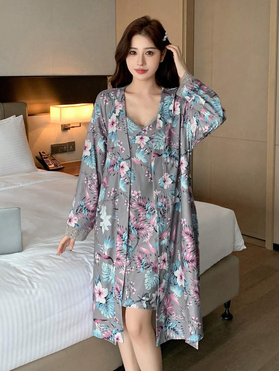 DAZY 花卉印花蕾丝拼布吊带睡袍和睡袍两件套睡衣套装 - 卡其色 - 查看 1