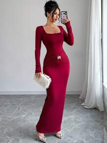 Firerie 女式勃艮第色方领花卉装饰金属环吊坠长袖长裙，长袖紧身连衣裙，初秋性感无袖低胸镂空连衣裙带金属纽扣装饰，适合约会、派对、度假、宴会、返校季的长裙。 - 酒紅色 - 查看 2