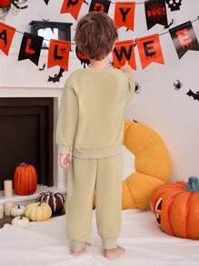 SHEIN Bộ 2 áo chui đầu in họa tiết bí ngô và ma cho bé trai và quần thể thao, Halloween 2024 - Màu be - Xem 2