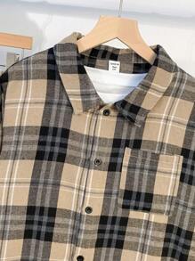 SHEIN 2 件青少年男童休闲格子领衬衫和工装裤套装，适合秋季、冬季、学院、休闲、运动、生日派对、户外、百搭和简约