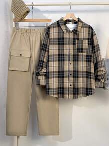 SHEIN 2 件青少年男童休闲格子领衬衫和工装裤套装，适合秋季、冬季、学院、休闲、运动、生日派对、户外、百搭和简约