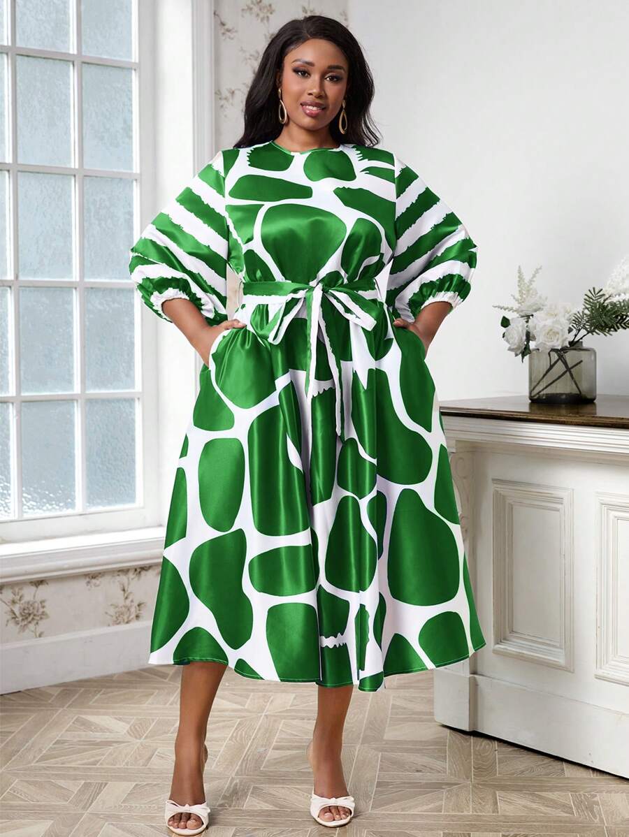 SHEIN Lady 大码女式圆领泡泡袖系腰几何印花口袋中长连衣裙 - 綠色 - 查看 1