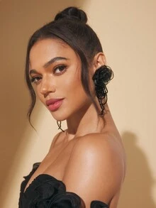 SHEIN BAE 简约纯色 3D 花朵简约设计吊坠耳环，休闲日常佩戴 - 黑色 - 查看 5