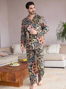 Manfinity ChillVibe Men's Botanical Print Single-Breasted Long Sleeve Top And Pants Pajama Set - Multicolor - View 1