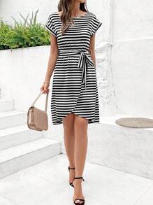 SHEIN LUNE 女士时尚圆领条纹不对称下摆连衣裙 - 黑與白 - 查看 3