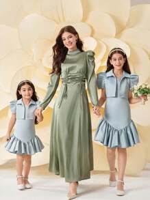 SHEIN 2 件装少女纯色针织短款夹克和编织荷叶边下摆连衣裙套装 - 綠色 - 查看 3