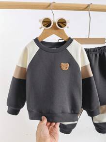 Cozy Pixies 2pcs/Set Baby Boy Contrast Color Round Neck Raglan Sleeve Pullover Sweatshirt And Elastic Waist Pants Outfit