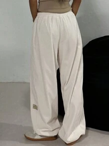 DAZY Pantalón de chándal de pierna ancha con cintura elástica y parche con letra para mujer