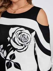 SHEIN Clasi Große Größen Sommer T-Shirt mit Kontrasten Farben und perforierter Schulter mit Aufdruck