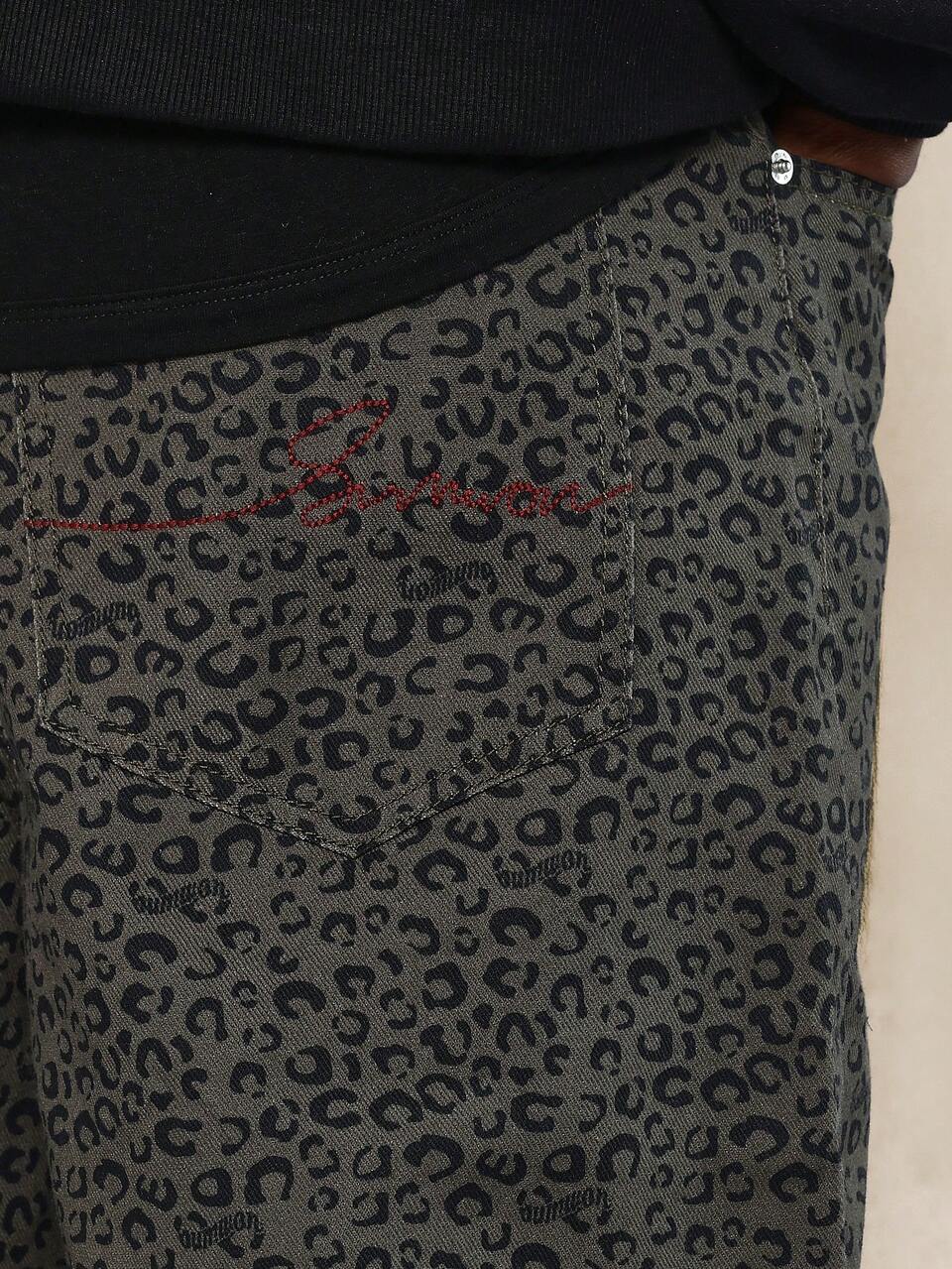 チーター柄 ツイル 生地 刺繍入り デニム ショートパンツ