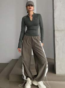 DAZY 半高领半开襟字母硅胶贴片修身女式长袖 T 恤、秋季服装、返校服装学院风上衣 - 深灰色 - 查看 3