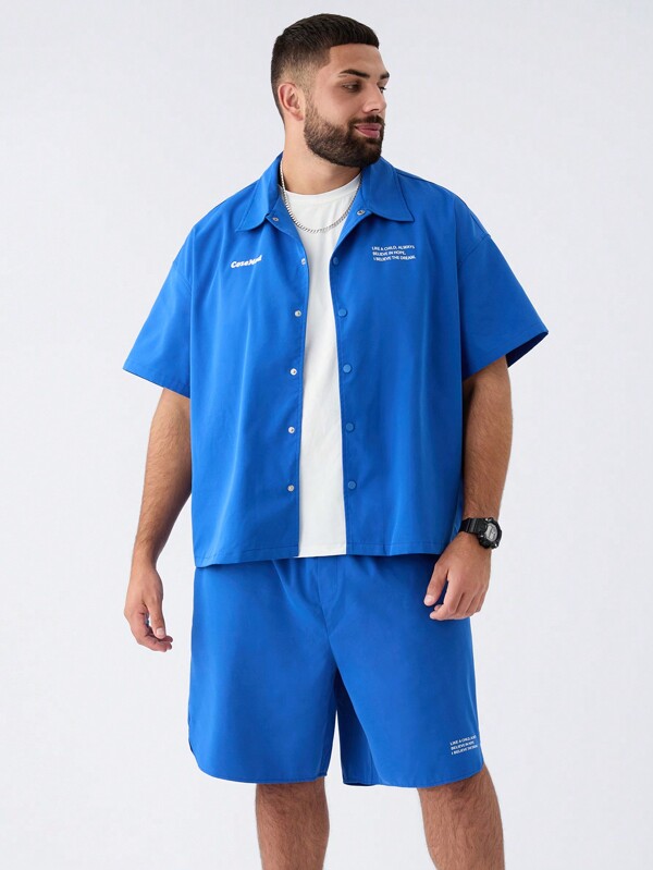 Manfinity NXTstreet 2 buc/Set Cămașă cu mânecă scurtă și cu șnur cu talie mijlocie Pantaloni scurți drepte pentru bărbați, cu umăr căzut, guler mandarin