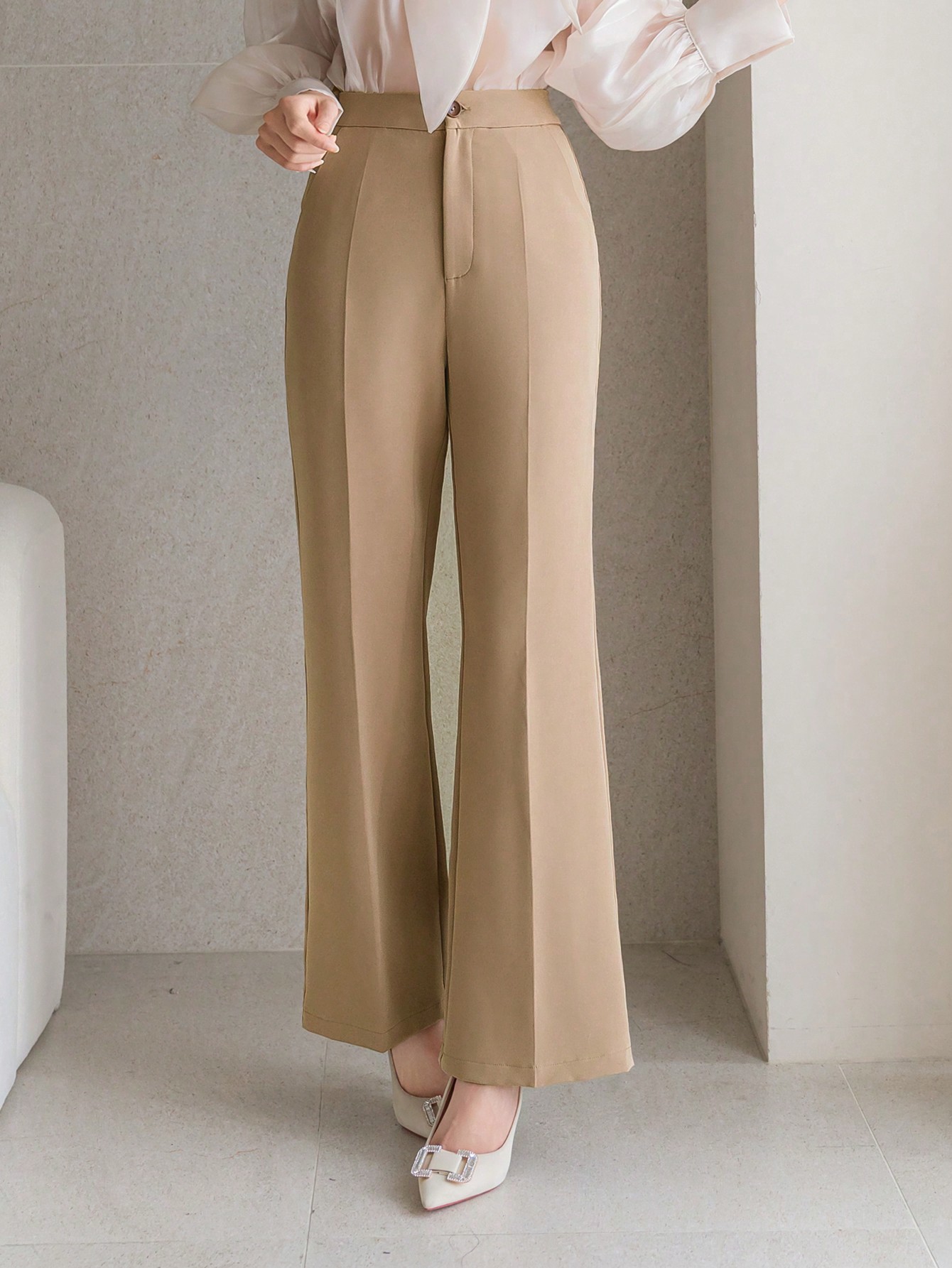 DAZY بنطال نسائي قصير مطوي بأقمشة بسيطة للاستخدام...