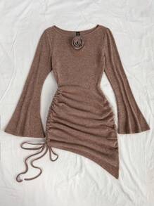 Soleia Vestido mini entallado con dobladillo asimétrico, manga de globo con volantes, decoración floral de punto de textura color caramelo, cordón lateral, uso de vacaciones, otoño