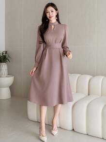 DAZY Đầm dài tay maxi màu trơn khoét lỗ cho nữ, trang phục mùa thu, trang phục đi học. - màu nâu - Xem 6