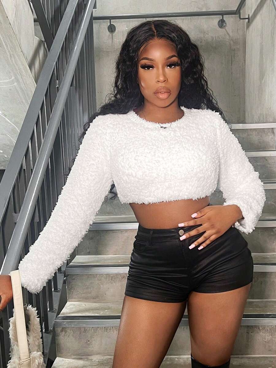 Zolique 新款性感紧身短款白色圆领蓬松保暖女式毛衣，针织套头衫，秋冬款 - 白色 - 查看 1