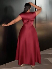Slaydiva Plus Size - High-End Elegant Non-Stretch Sateen Fitted Fuchsia V-Neck Swing Shiny Plus Size Dress - Burgundy - View 2