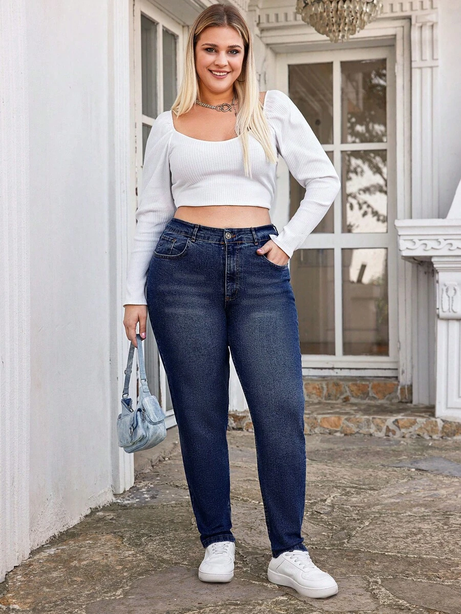 RueChic Plus Size  Zipper Fly Tapered Jeans - Blue - View 1