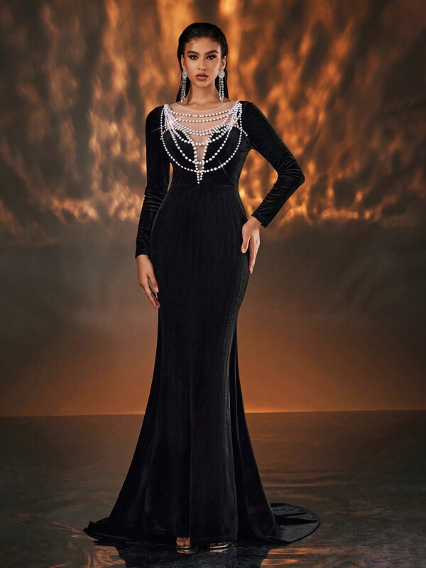 SHEIN Belle Vestido elegante y maravilloso de fiesta, boda o graduación con cuello en V profundo, mangas largas, tela de terciopelo negro elástico, decoración de cadena con perlas falsas y bajo de sirena. Perfecto para cenas, eventos formales y bodas como invitada.