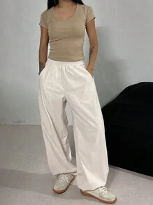 DAZY Pantalón de chándal de pierna ancha con cintura elástica y parche con letra para mujer