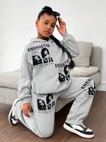 SHEIN Bộ quần áo hoodie rộng rãi và quần nỉ cho bé gái tuổi mới lớn có in hình chân dung và khẩu hiệu - Xám - Xem 7