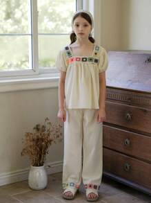 SHEIN Tween-Mädchen Set aus farbenfrohem, gehäkeltem Blumenmuster, quadratischem Ausschnitt, kurzärmligem, lockerem A-Linien-Shirt und weiten Hosen, geeignet für Urlaub und Sommer