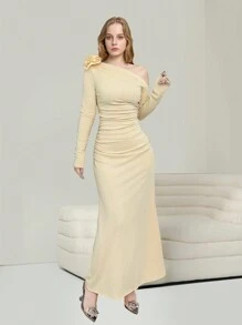 Chiquease Damen Elegantes figurbetontes Kleid mit asymmetrischem Ausschnitt, offenen Schultern und 3D Blumen Dekor, Langarm