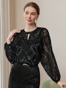 MOTF PREMIUM Blusa con cuello de orificio y estampado floral en relieve
