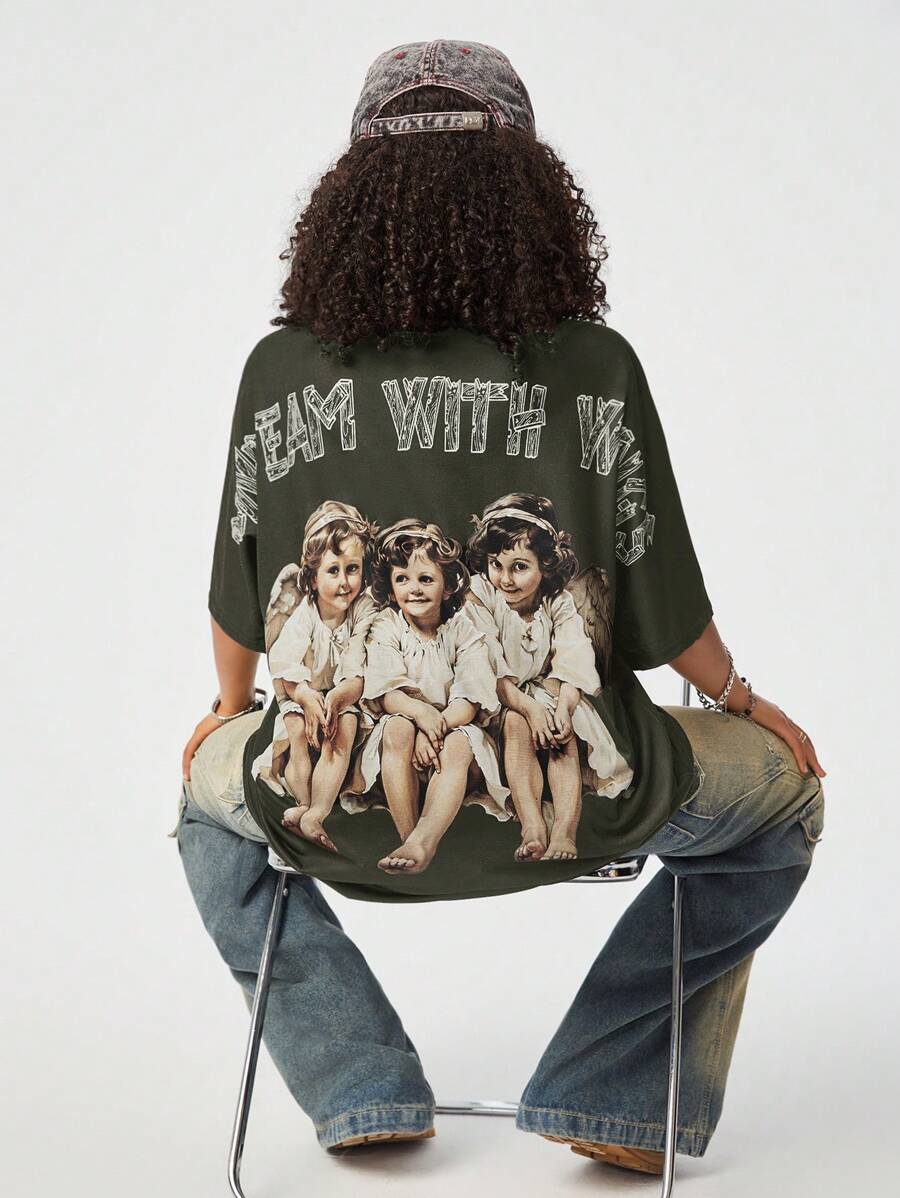 SHEIN EZwear T-shirt ample de couleur unie pour femmes avec portrait imprimé à l'arrière, ÉQUIPE AVEC DES AILES - Noir - Voir 1